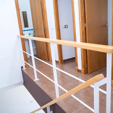 Con Piscina Solo Familias Holiday home *